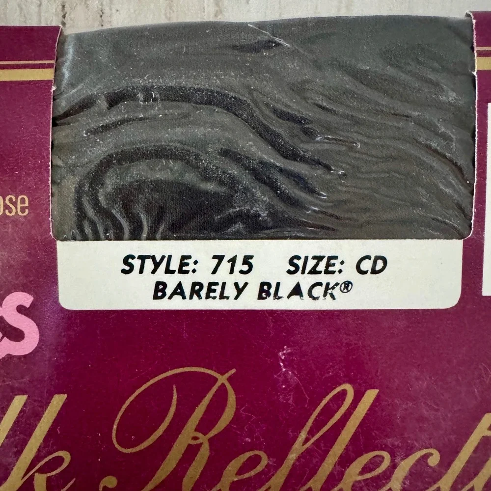 Hanes Silk Reflections Sandalfoot Pantyhouse Style 715 Size CD Barely Black VTG